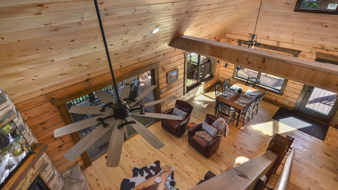 Photo of Bedroom in Walnut Mountain