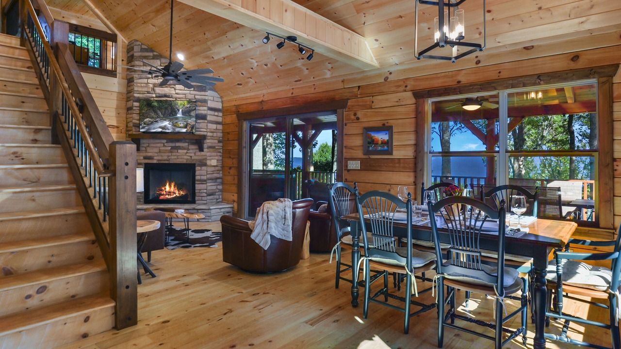 Photo of Bedroom in Walnut Mountain