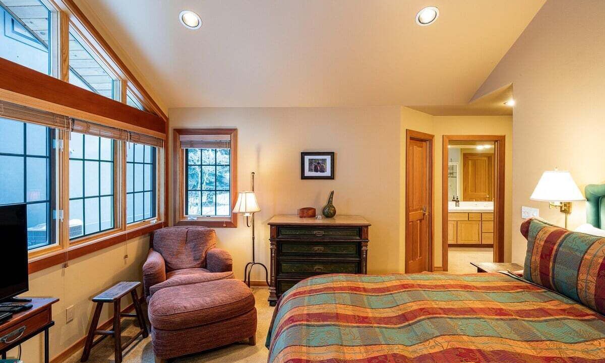 Photo of Bedroom in Warm Springs