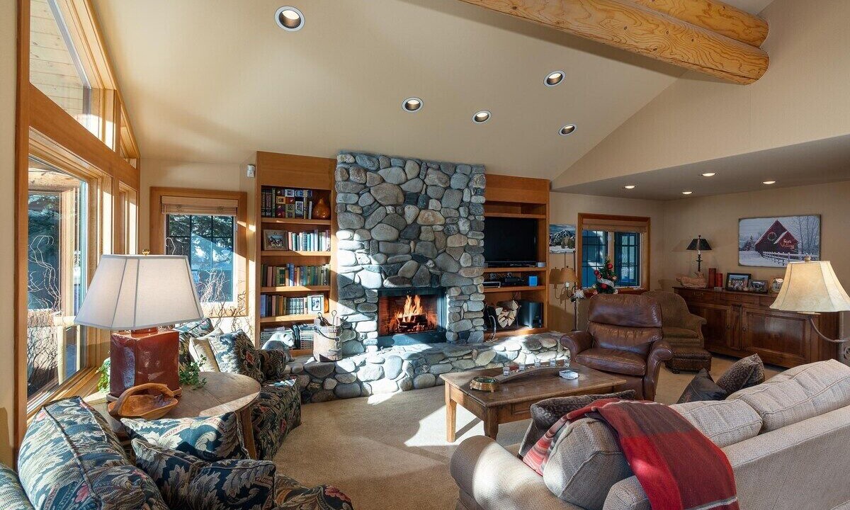 Photo of Livingroom in Warm Springs