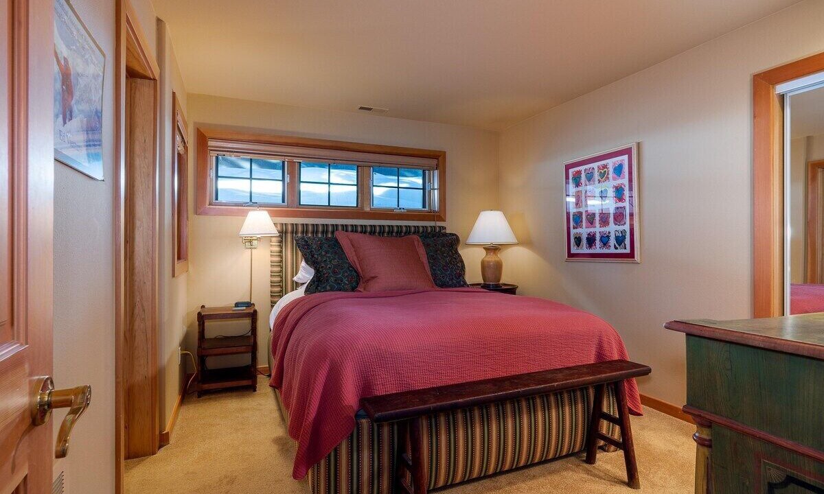 Photo of Bedroom in Warm Springs
