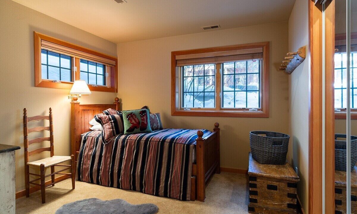 Photo of Bedroom in Warm Springs