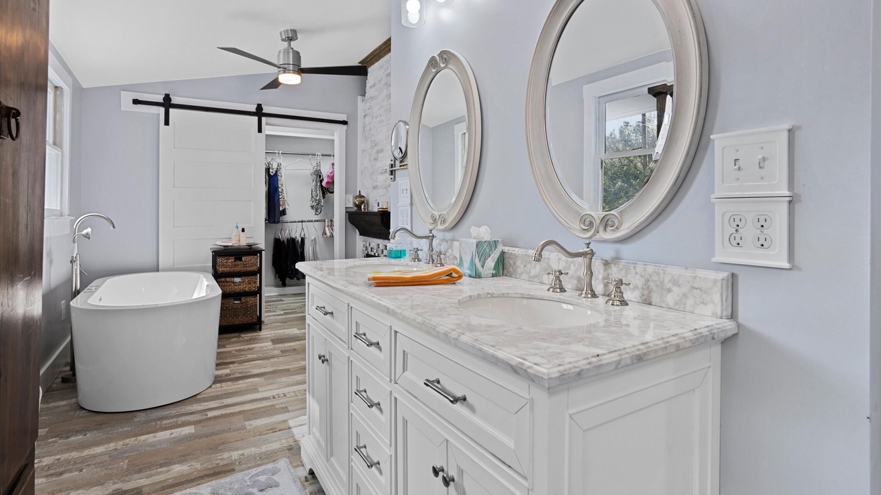 Photo of Bathroom in Lupton City