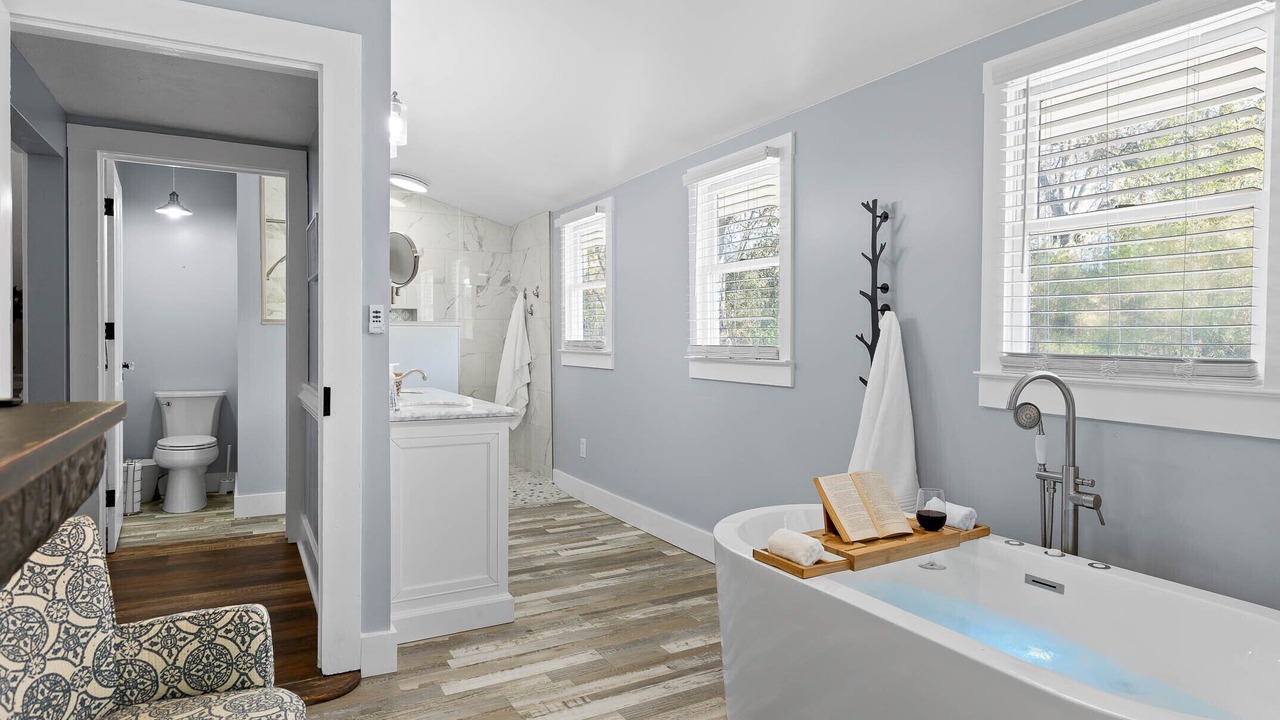 Photo of Bathroom in Lupton City