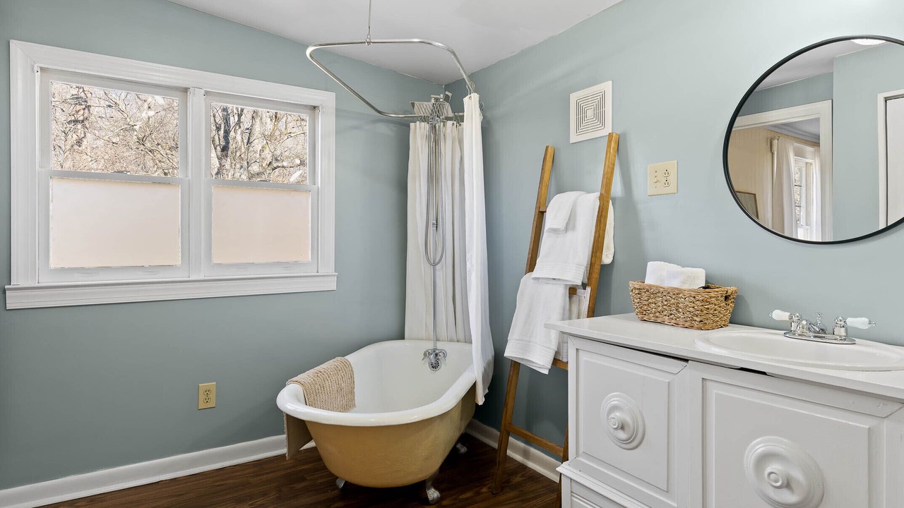 Photo of Bathroom in Lupton City