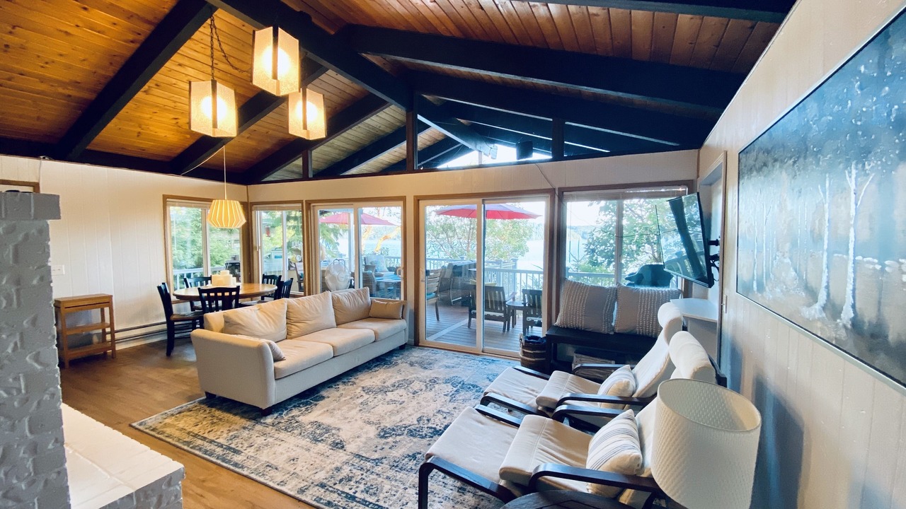 Photo of Livingroom in Brinnon