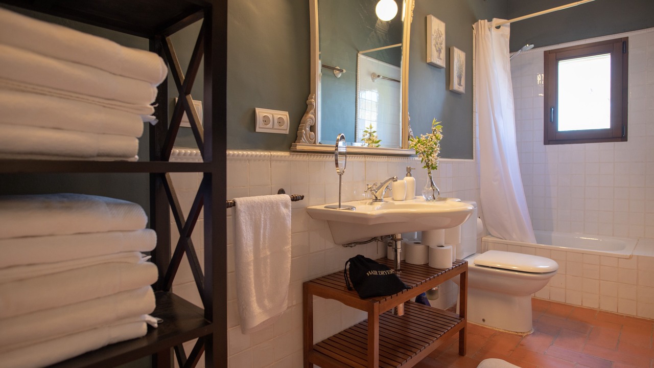Photo of Bathroom in Pontons