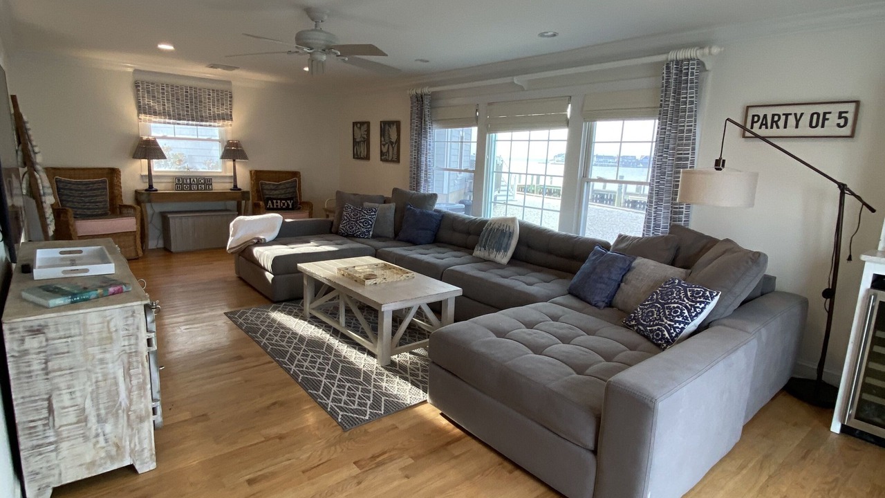 Photo of Livingroom in Mantoloking