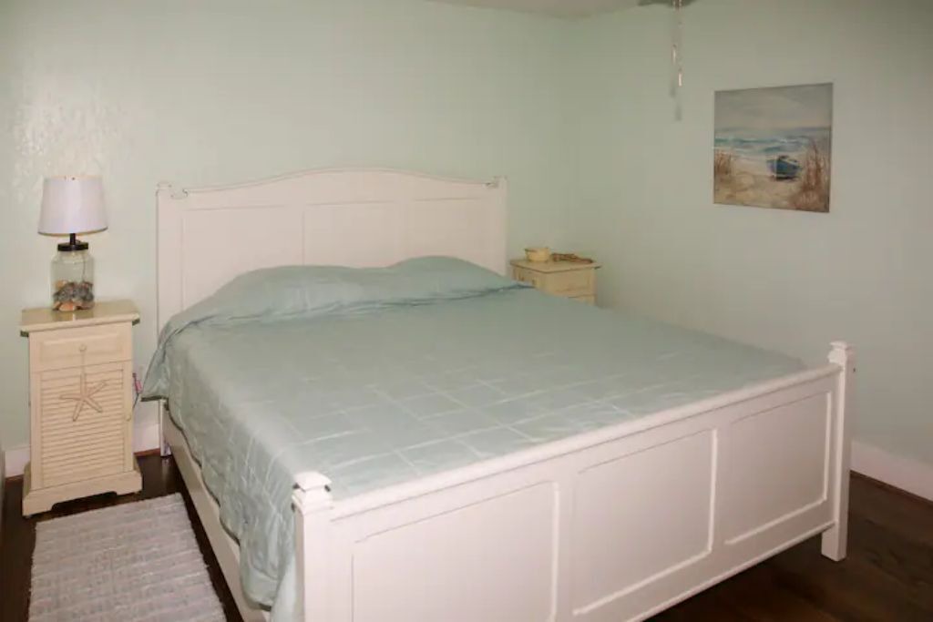 Photo of Bedroom in Bermuda Beach