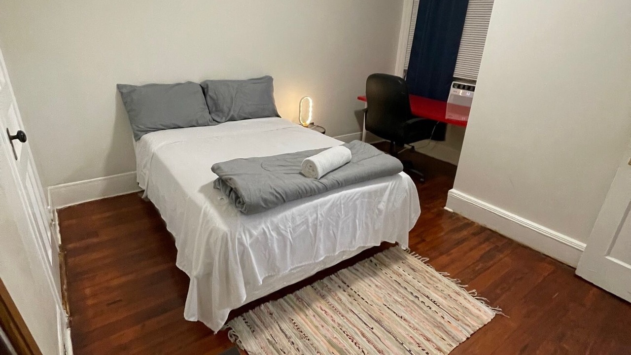 Photo of Bedroom in West End - West Side