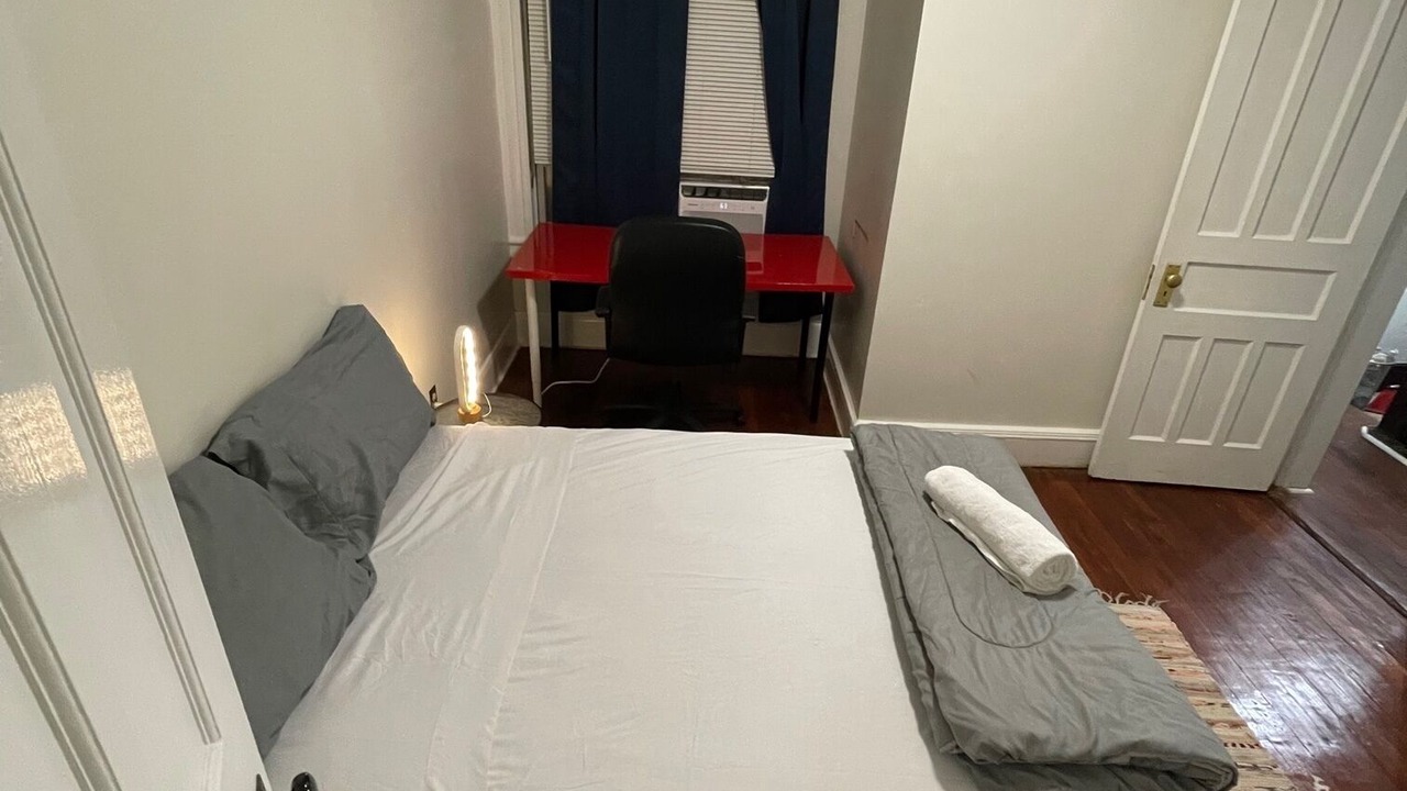 Photo of Bedroom in West End - West Side