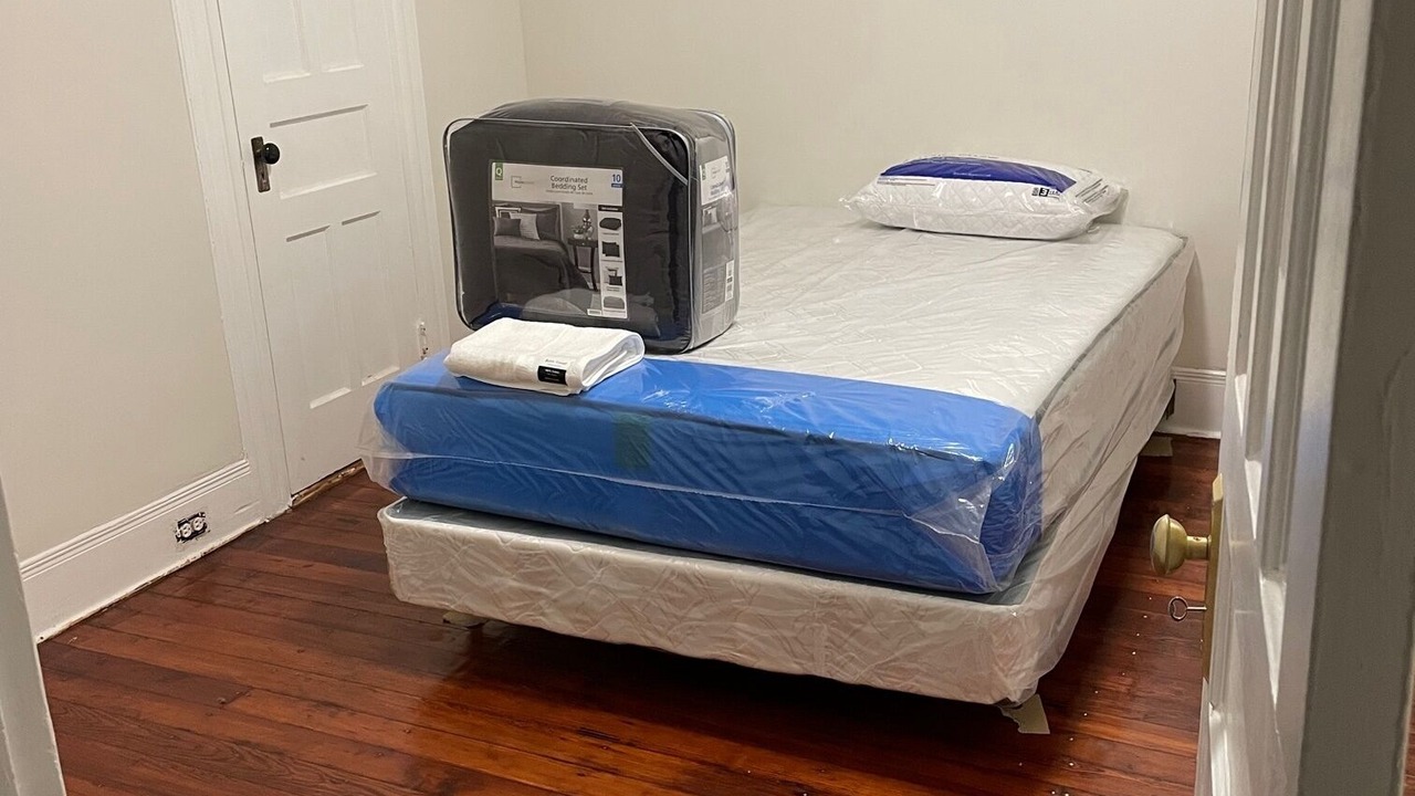 Photo of Bedroom in West End - West Side