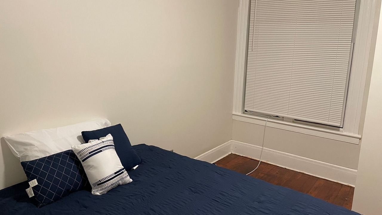 Photo of Bedroom in West End - West Side