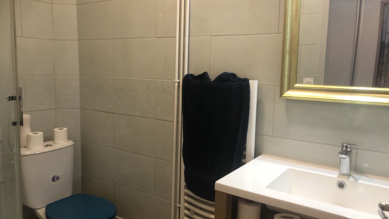 Photo of Bathroom in Chateaudun-Bannier