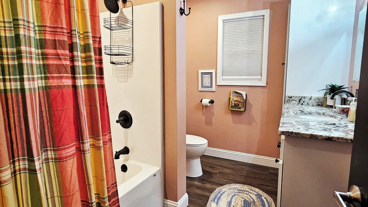 Photo of Bathroom in Toccoa