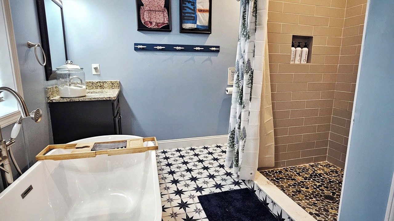 Photo of Bathroom in Toccoa