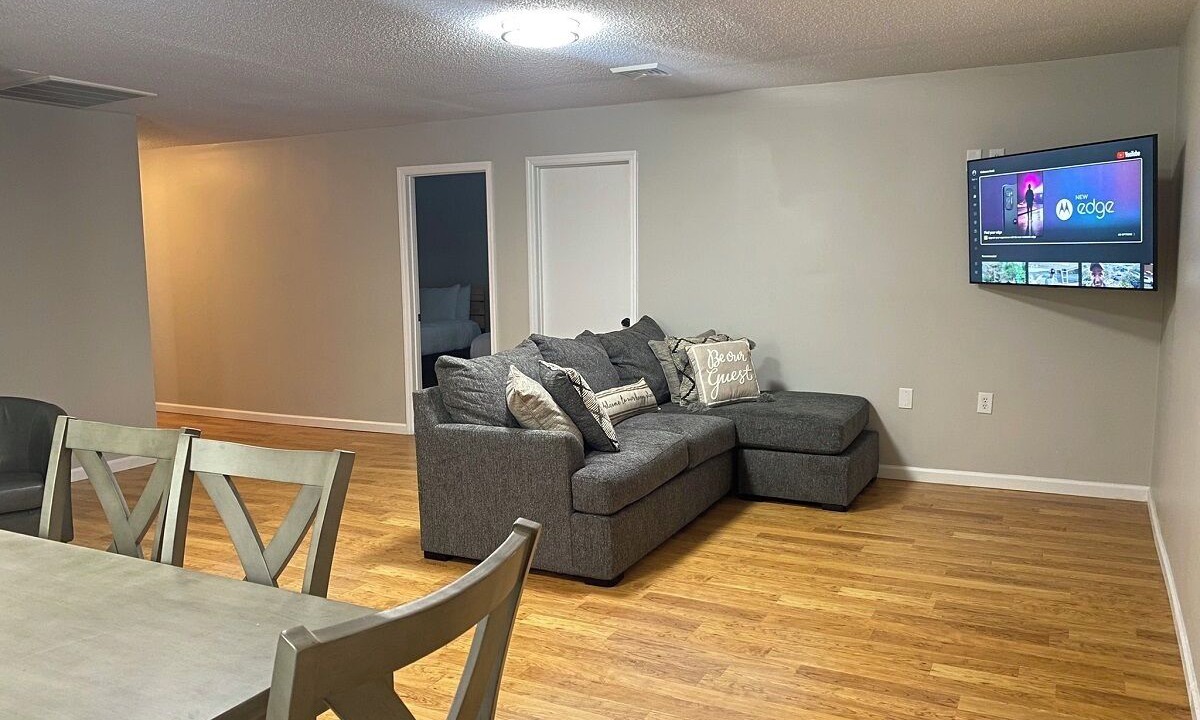 Photo of Livingroom in Pineville