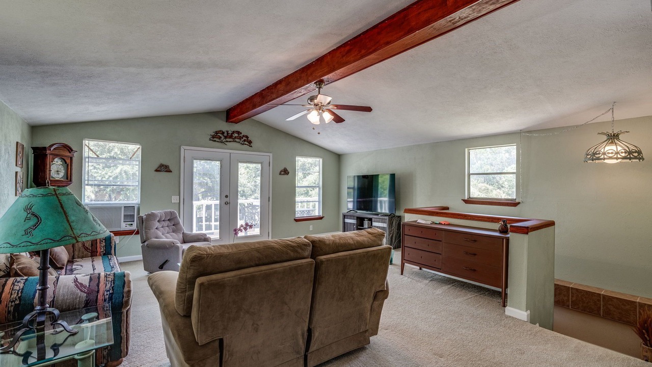 Photo of Livingroom in Dawson