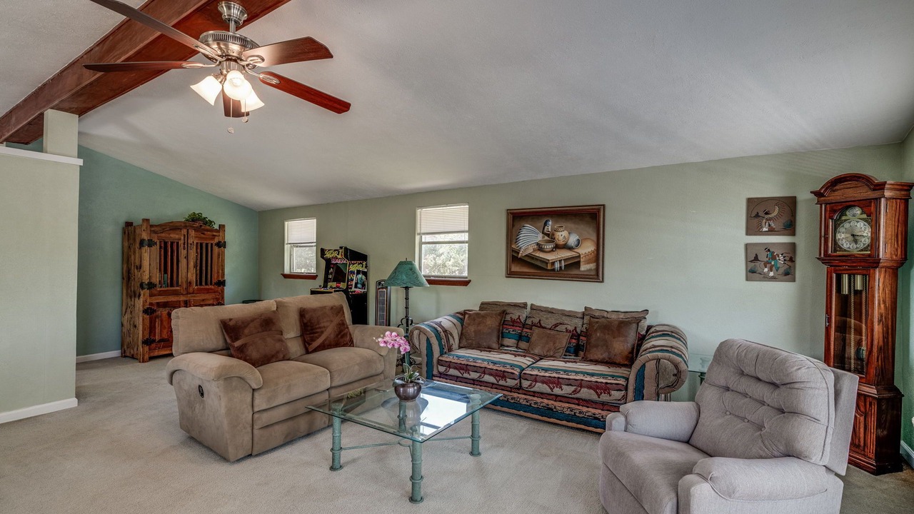 Photo of Livingroom in Dawson
