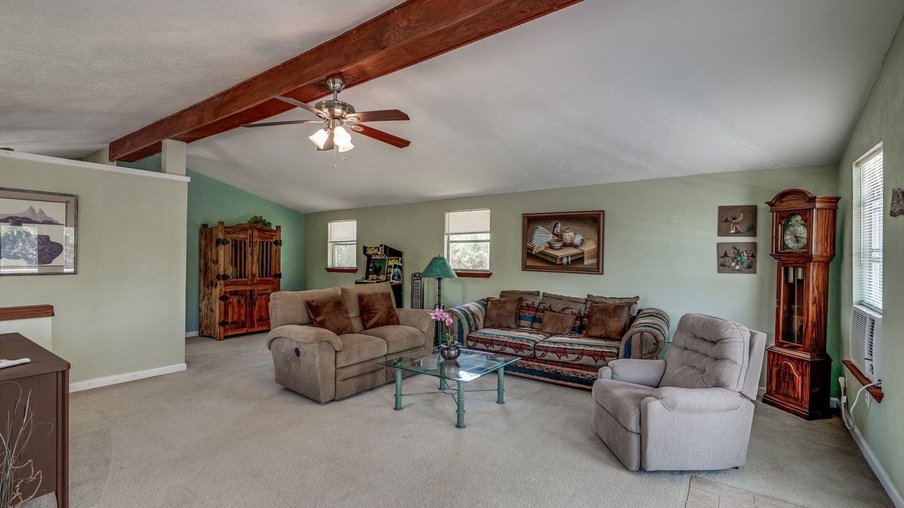 Photo of Livingroom in Dawson