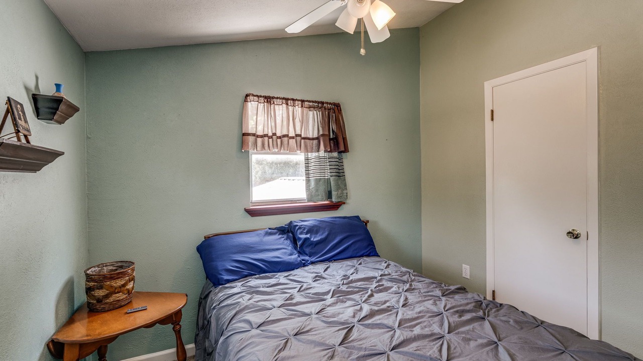 Photo of Bedroom in Dawson