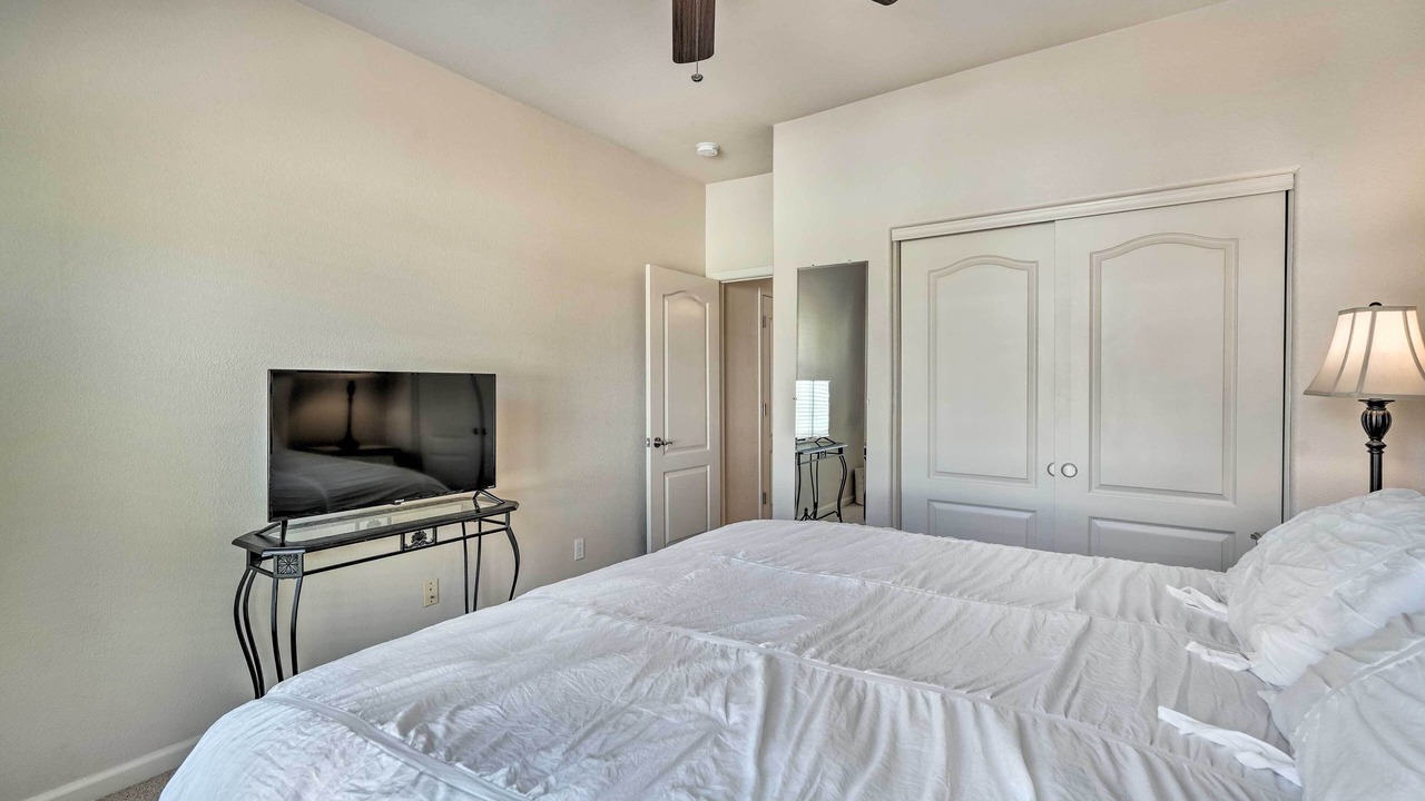 Photo of Bedroom in Palm Valley