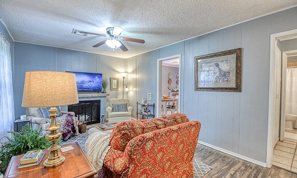 Photo of Livingroom in Midwest City