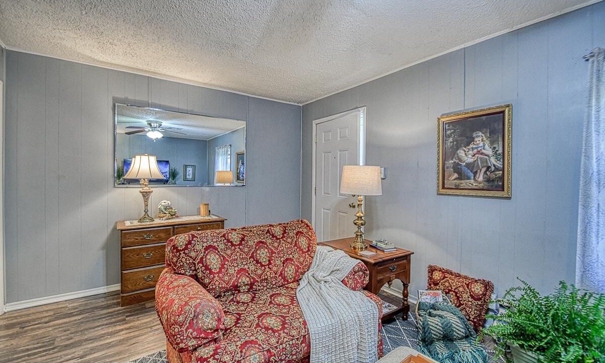 Photo of Livingroom in Midwest City