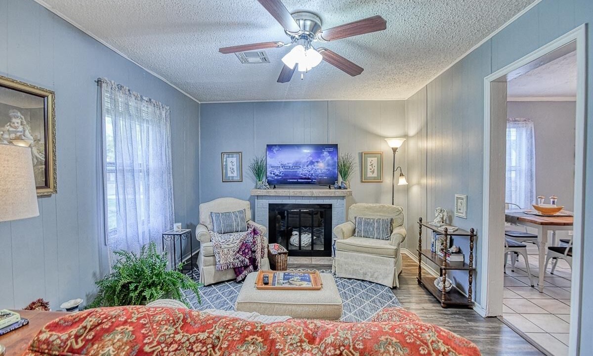 Photo of Livingroom in Midwest City