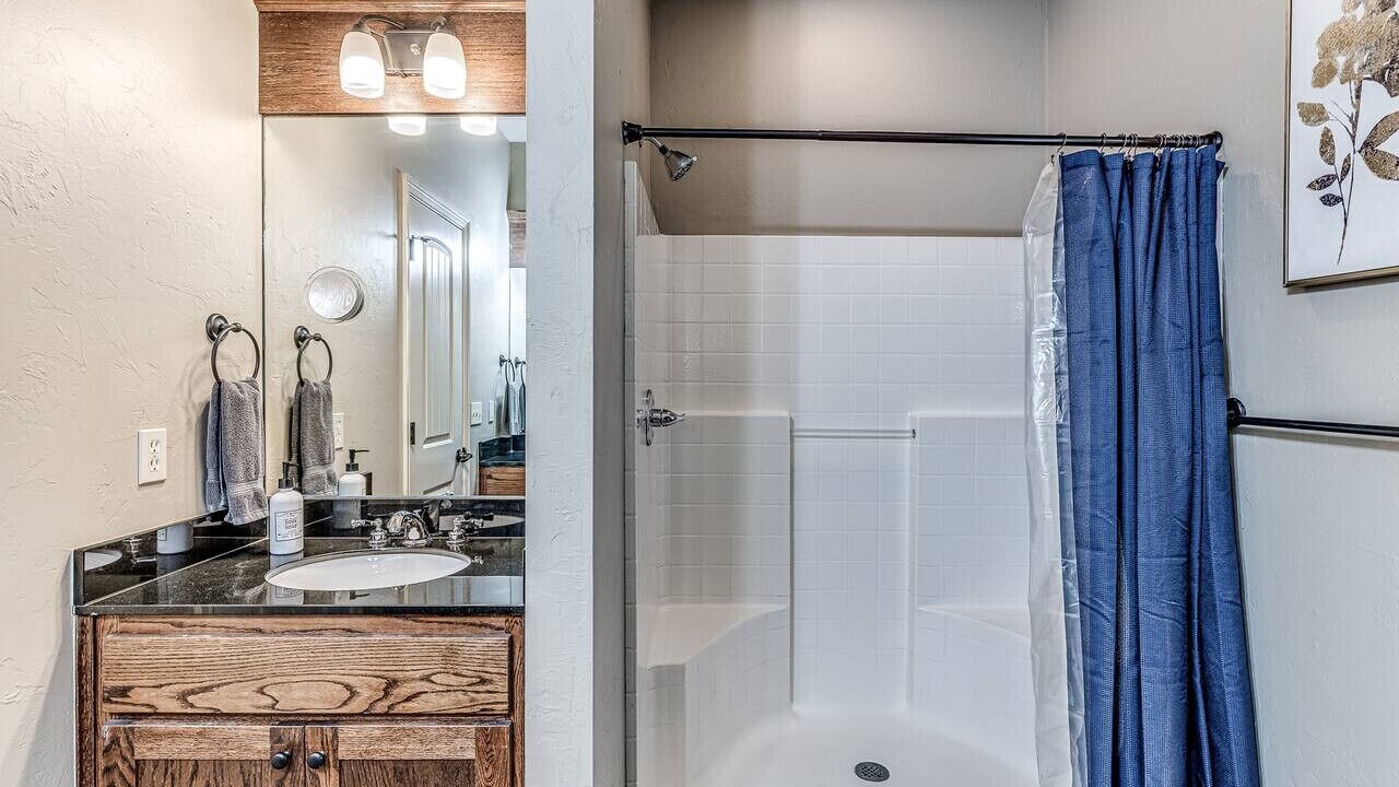 Photo of Bathroom in Central Oklahoma City