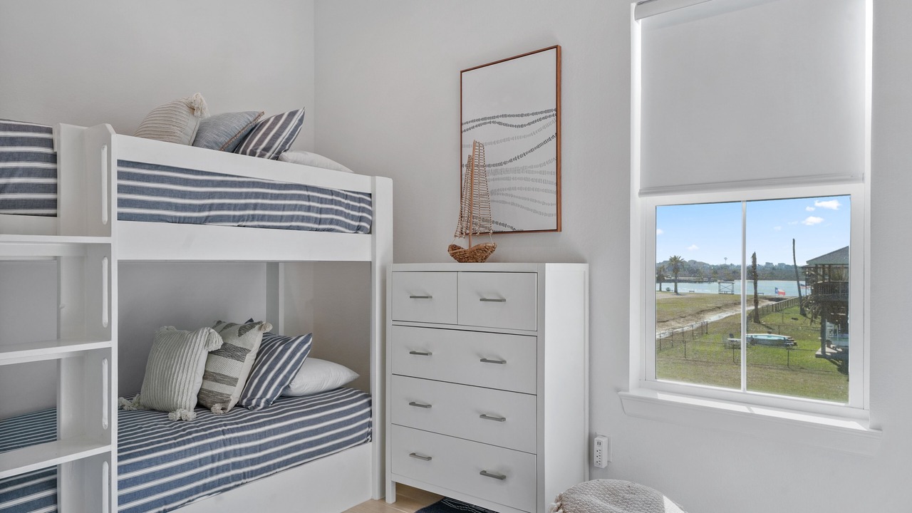 Photo of Bedroom in Terramar Beach