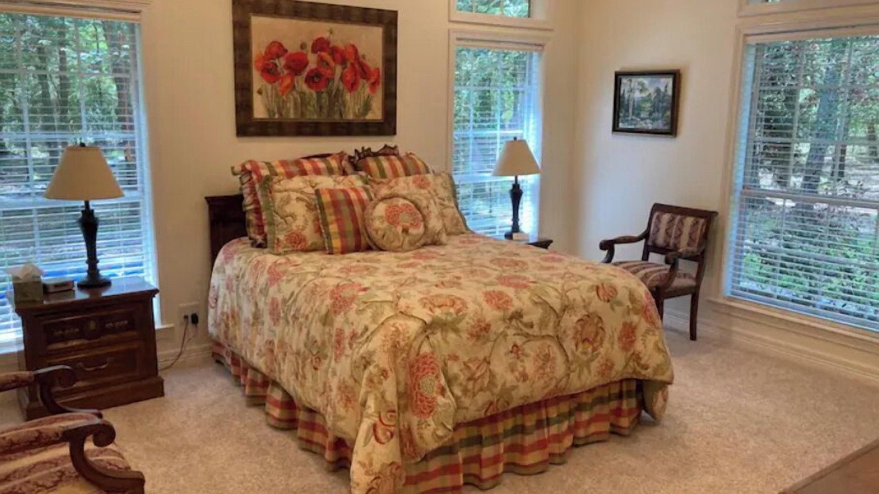 Photo of Bedroom in Flint
