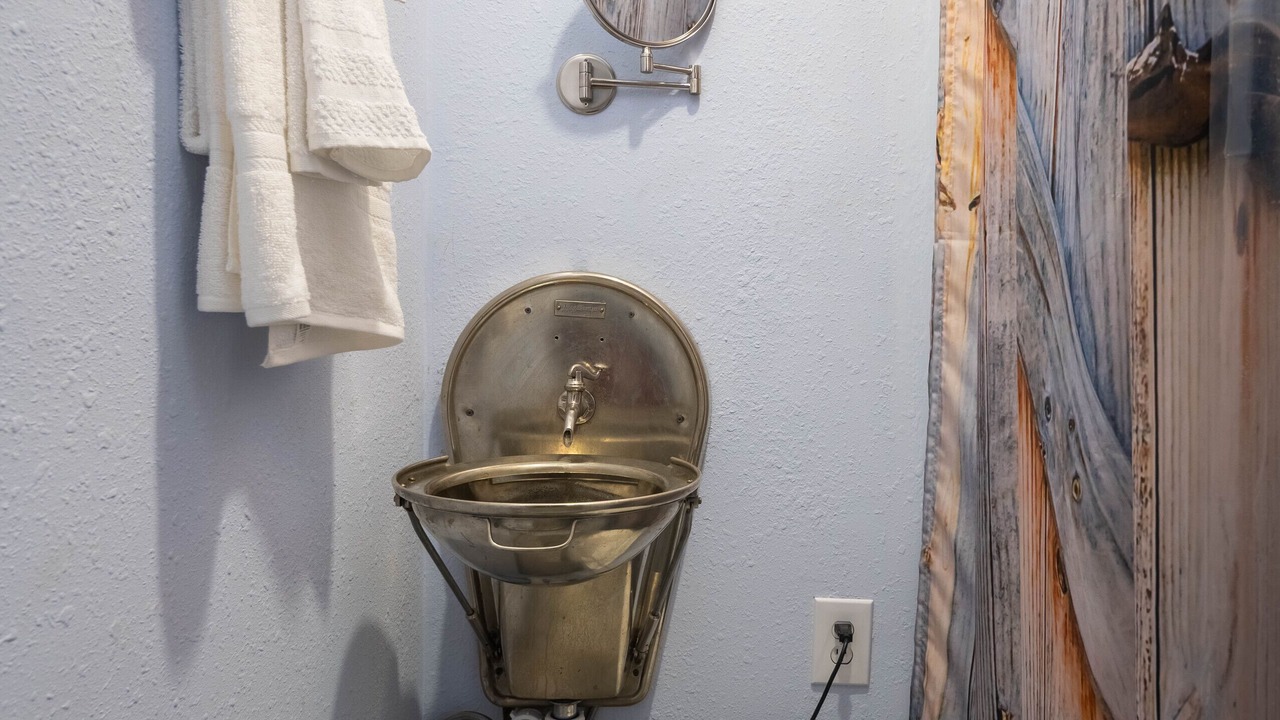 Photo of Bathroom in Navasota