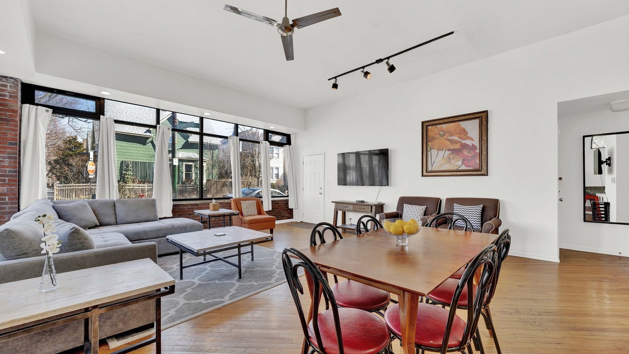 Photo of Bedroom in Roscoe Village