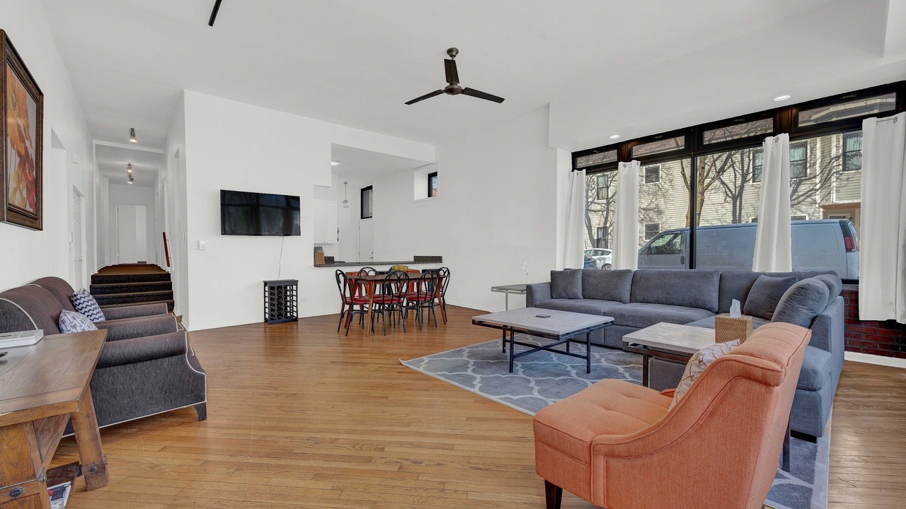 Photo of Bedroom in Roscoe Village