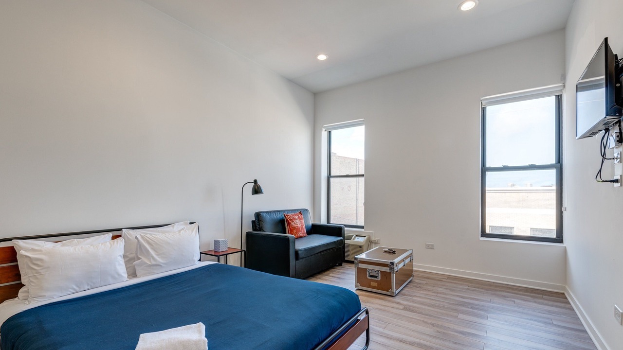 Photo of Others in River West