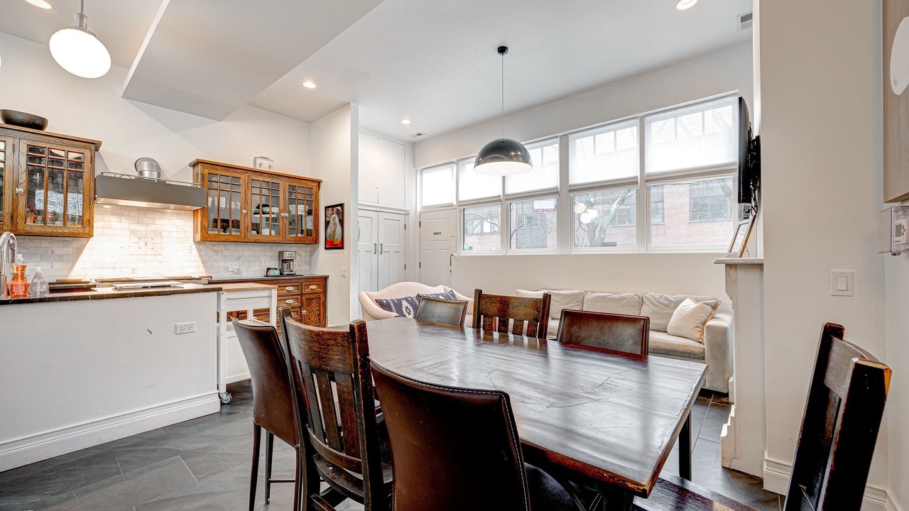 Photo of Bedroom in Old Town Triangle