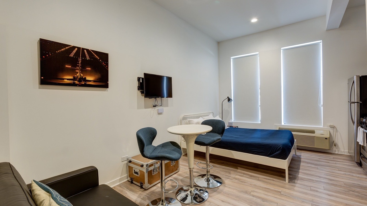 Photo of Bedroom in River West