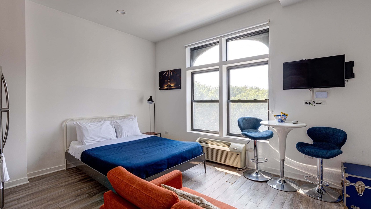 Photo of Bedroom in River West