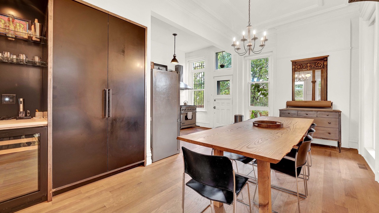 Photo of Bedroom in Near West Side