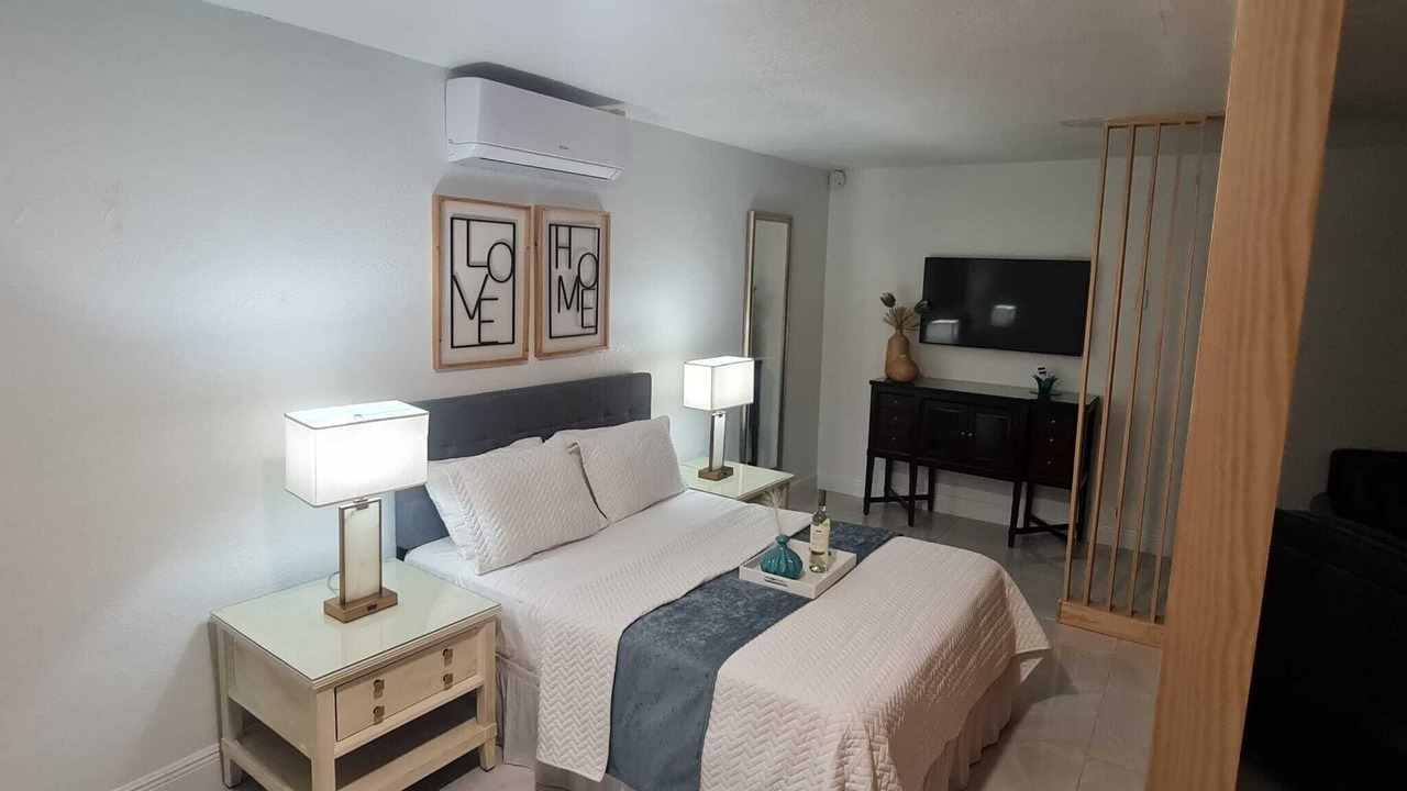 Photo of Bedroom in Buena Ventura Lakes
