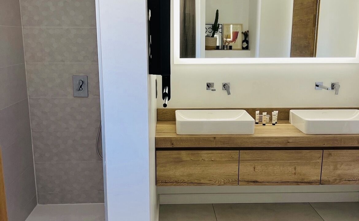 Photo of Bathroom in Roquemaure