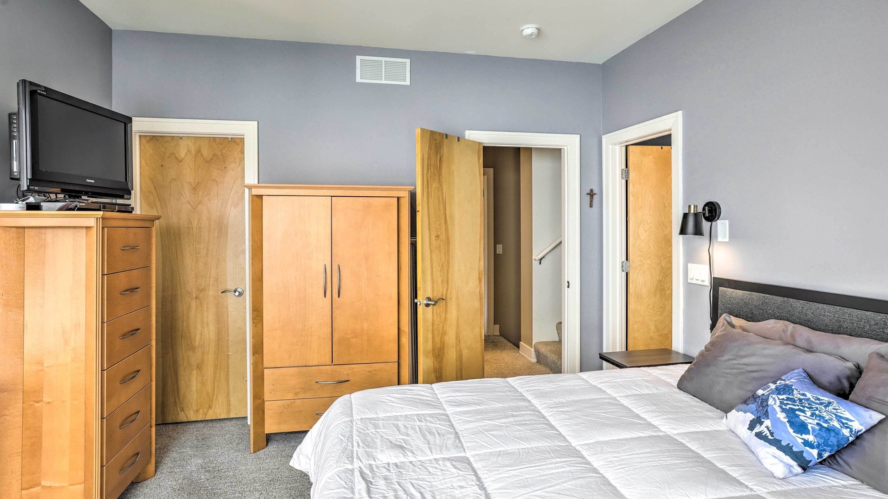 Photo of Bedroom in Southeast Omaha