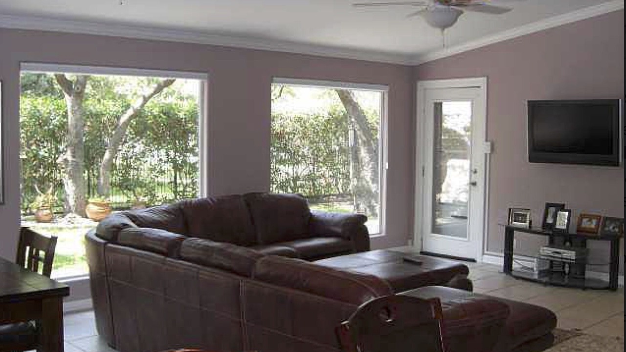 Photo of Livingroom in Springwoods