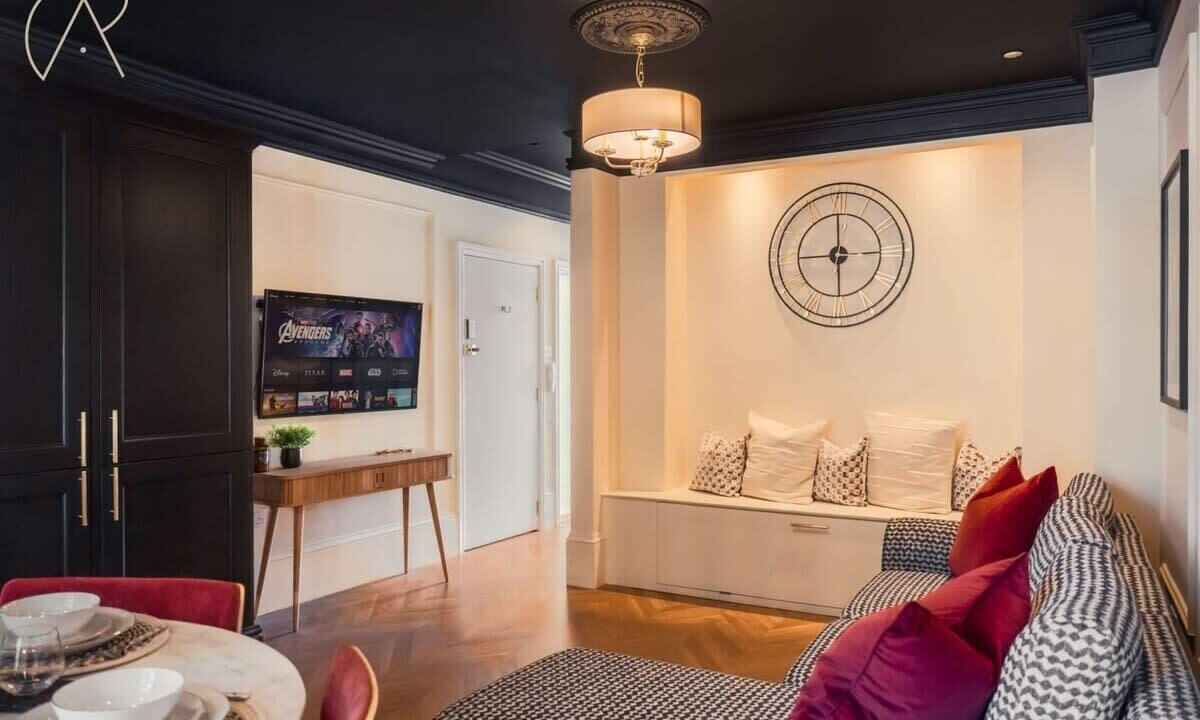 Photo of Livingroom in Windsor City Centre