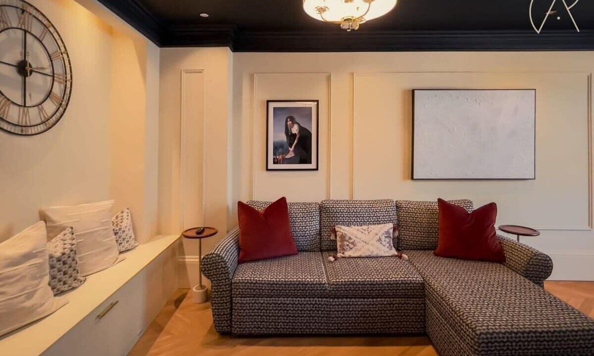 Photo of Livingroom in Windsor City Centre