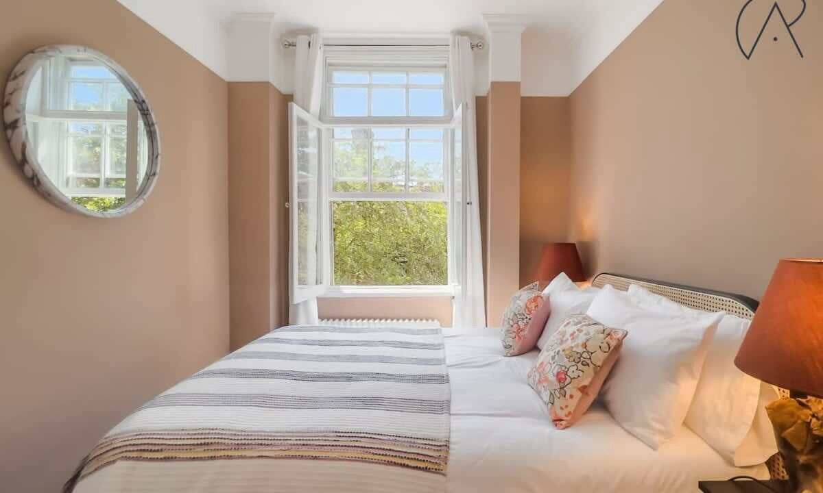 Photo of Bedroom in Windsor City Centre