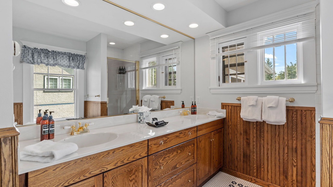 Photo of Bathroom in Linden Hills