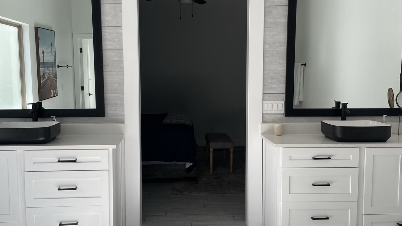 Photo of Bedroom in Biggs Field