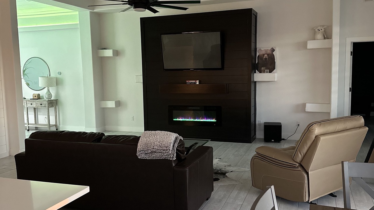Photo of Livingroom in Biggs Field